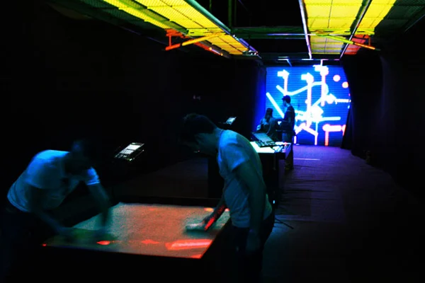 Pixel Park — instalação neon